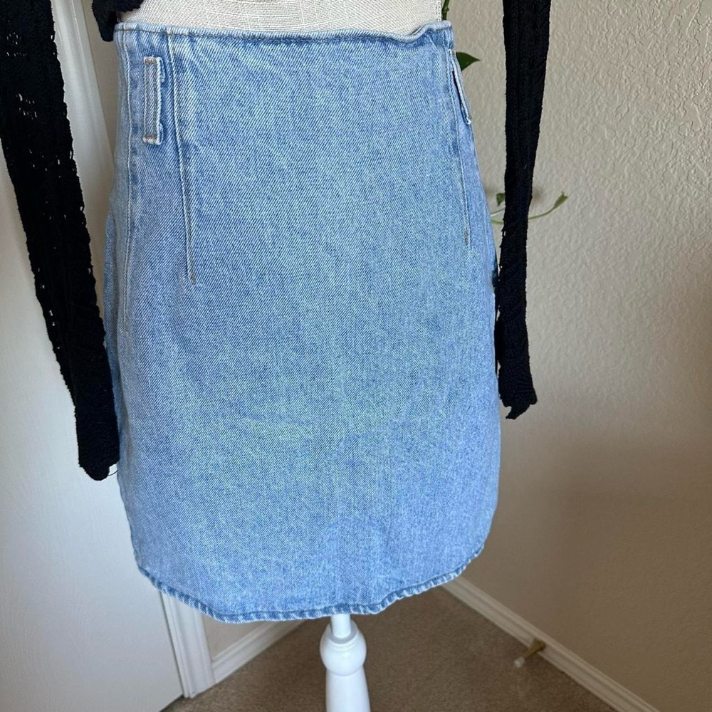 Elegant Light Blue Denim Pencil Skirt